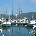 アパート In Corsica Near Palombaggia ポルトヴェッキオ